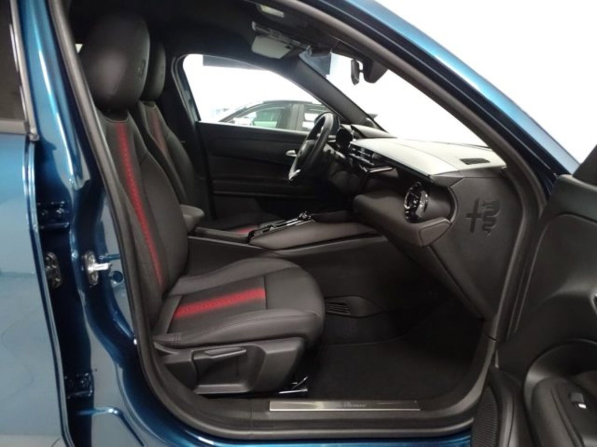 Alfa Romeo Junior elettrica Speciale 156cv (15)