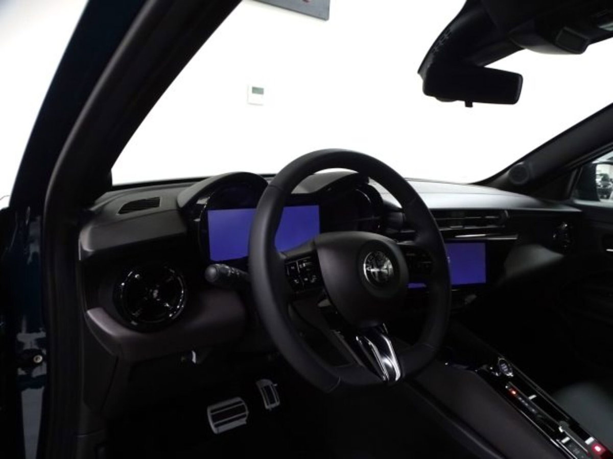 Alfa Romeo Junior elettrica Speciale 156cv (9)