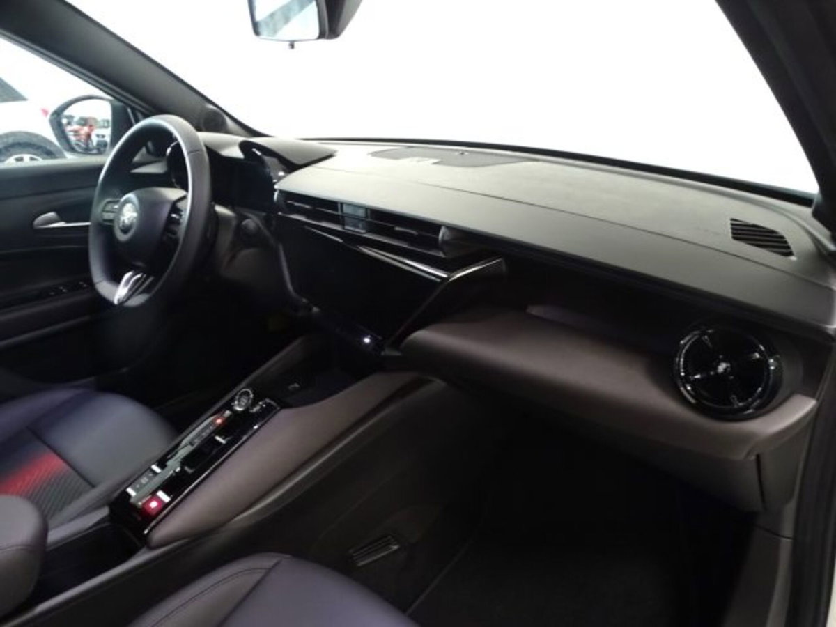 Alfa Romeo Junior elettrica Speciale 156cv (14)