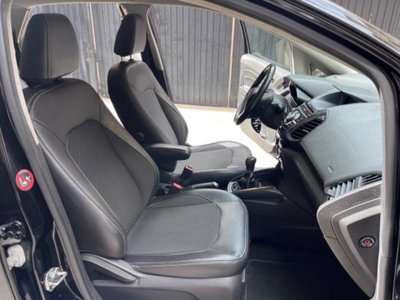 Ford EcoSport 1.5 TDCi 95 CV Titanium S (9)