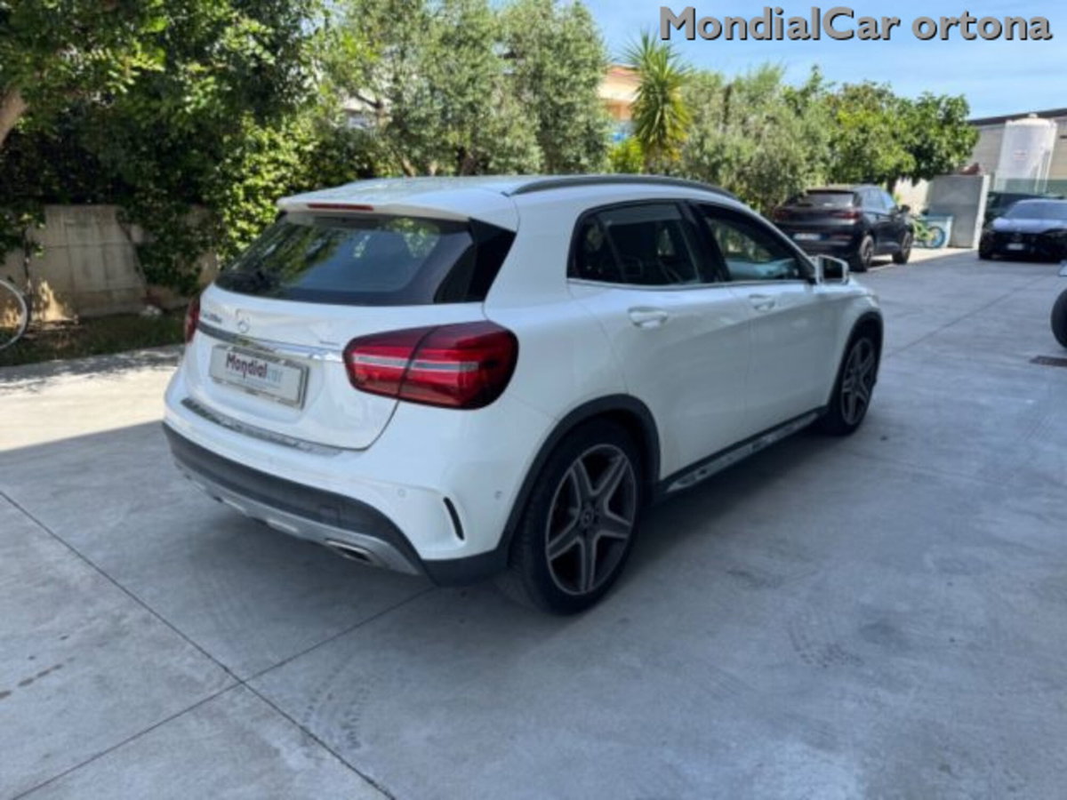 Mercedes-Benz GLA SUV 200 d Automatic Premium (4)