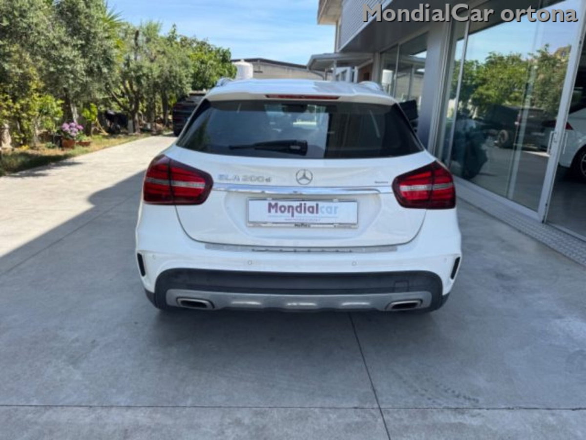 Mercedes-Benz GLA SUV 200 d Automatic Premium (5)