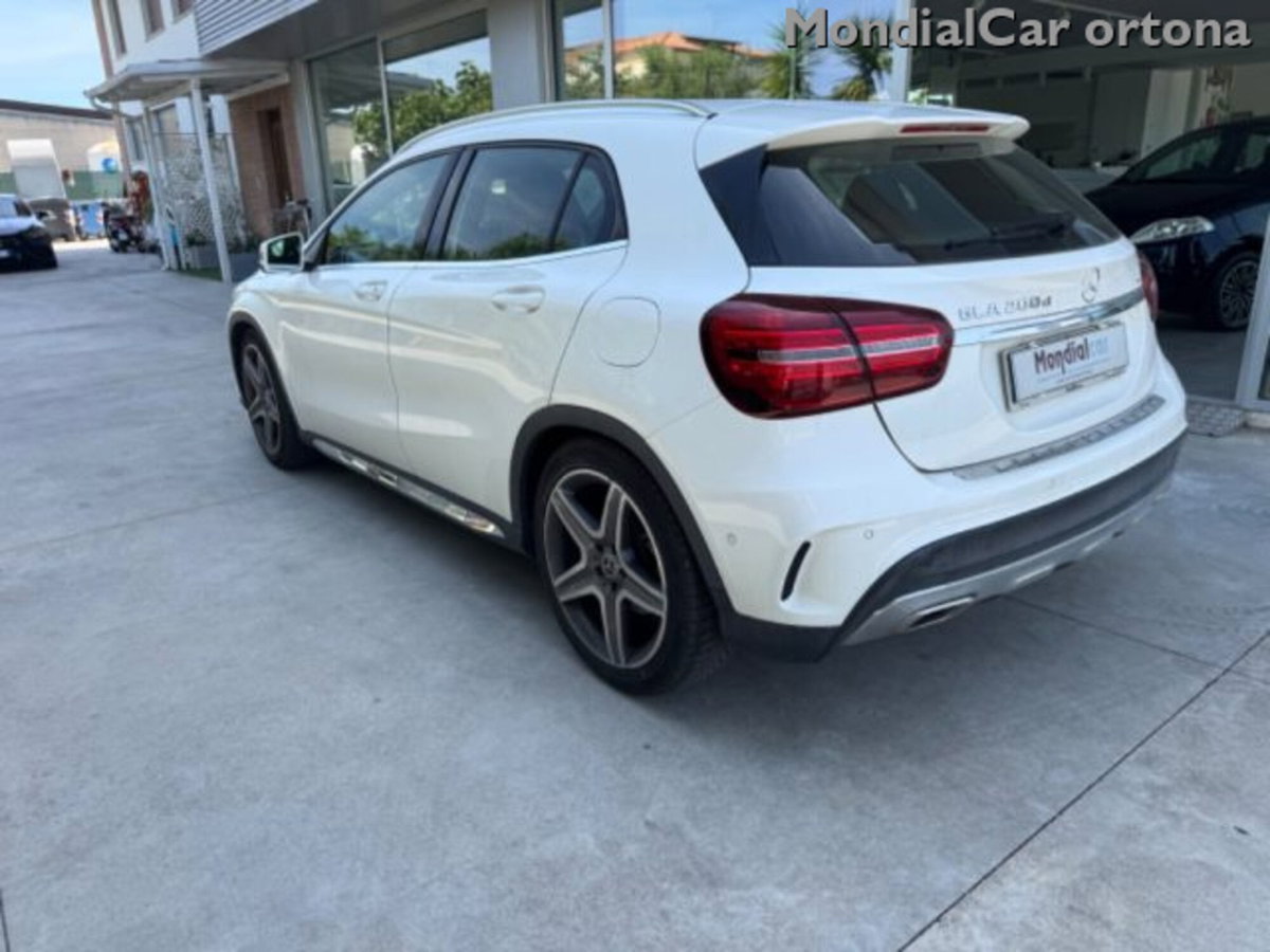 Mercedes-Benz GLA SUV 200 d Automatic Premium (6)