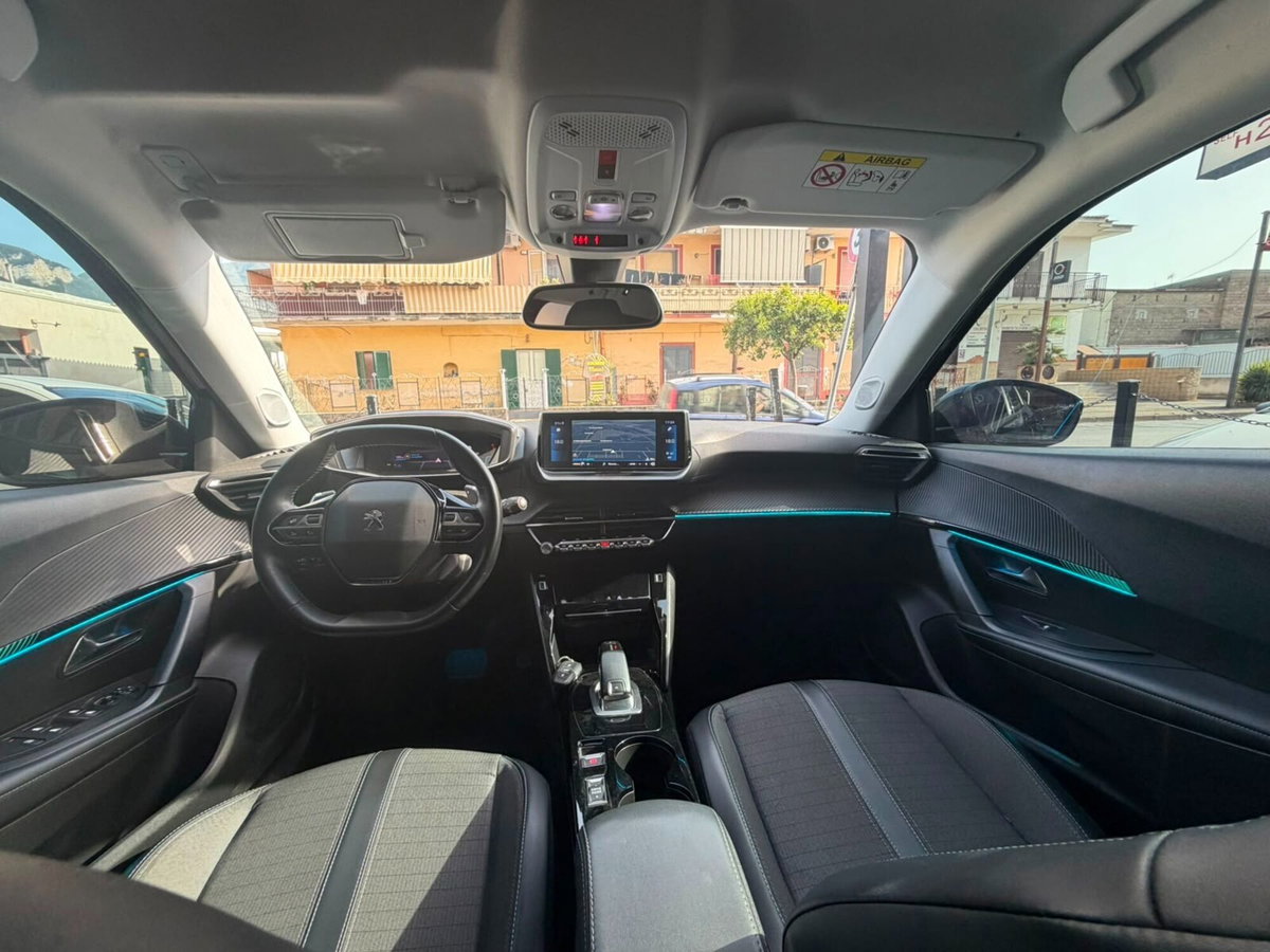 Peugeot 2008 PureTech 130 S&S Allure Pack (7)