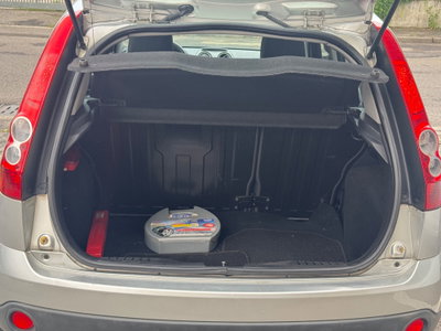 Ford Fiesta 1.2 16V 5p. Titanium (16)