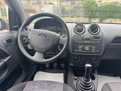 Ford Fiesta 1.2 16V 5p. Titanium (9)