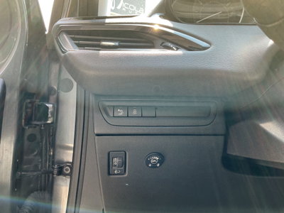 Peugeot 208 82 5p. GPL Allure (11)