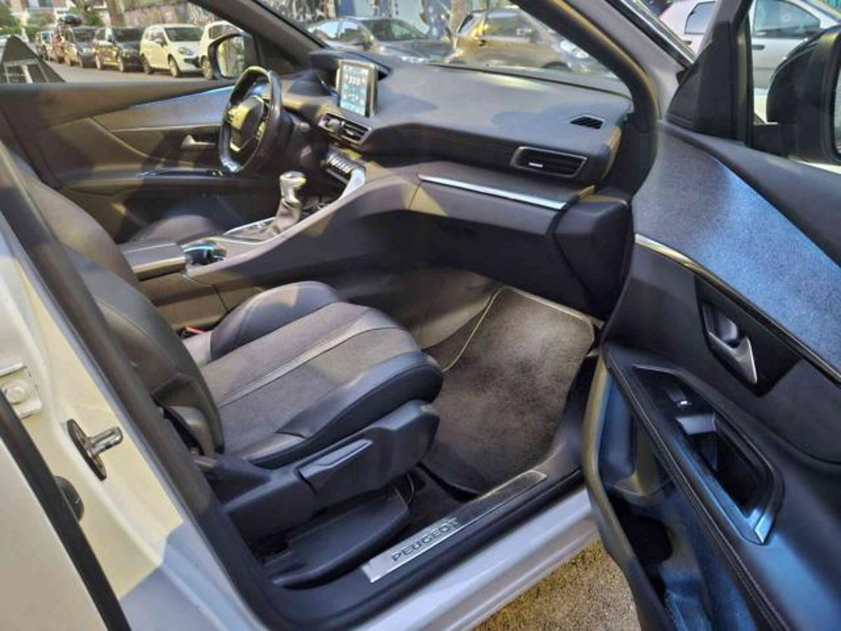 Peugeot 5008 PureTech Turbo 130 S&S GT Line (11)
