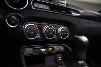 Abarth 124 Spider 1.4 Turbo MultiAir AT 170 CV (12)