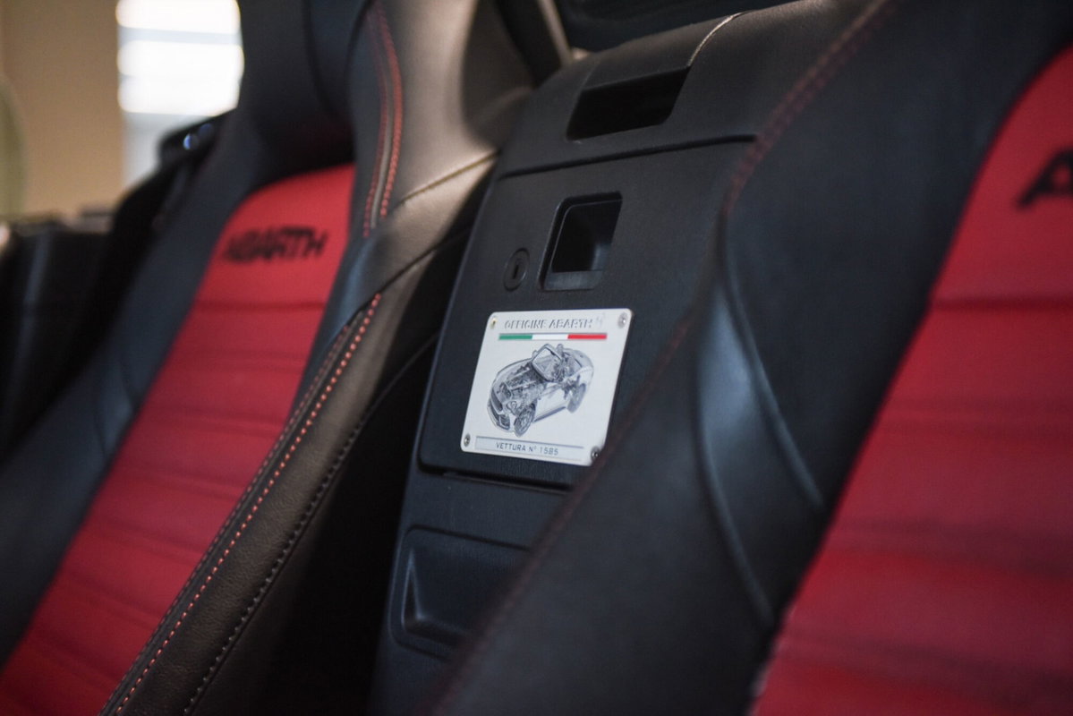 Abarth 124 Spider 1.4 Turbo MultiAir AT 170 CV (14)