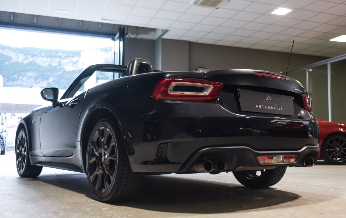 Abarth 124 Spider 1.4 Turbo MultiAir AT 170 CV (7)