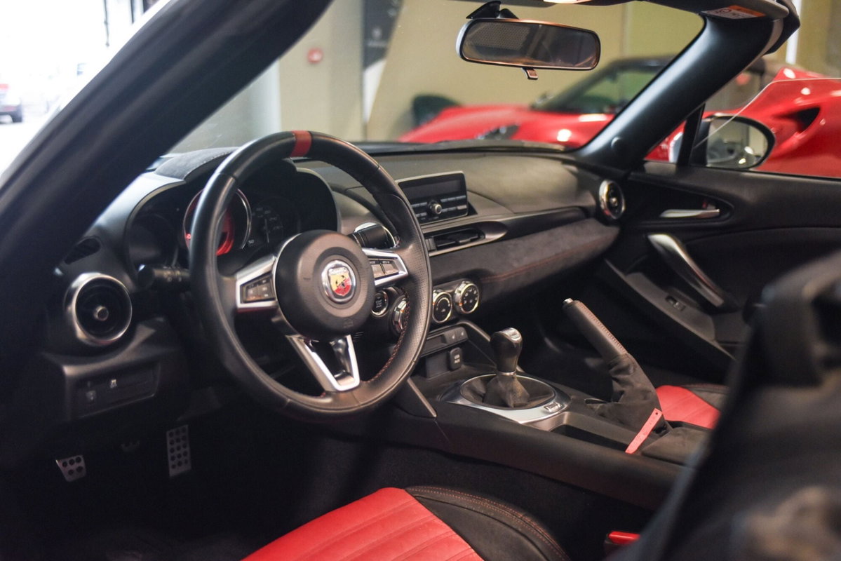 Abarth 124 Spider 1.4 Turbo MultiAir AT 170 CV (8)