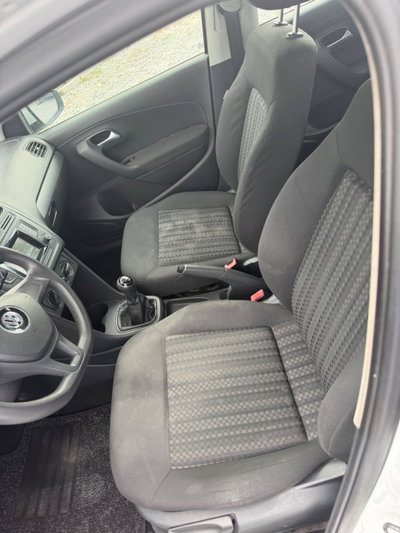 Volkswagen Polo 1.4 TDI 5p. Comfortline BlueMotion Technology (6)