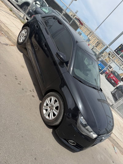Audi A1 Sportback 1.6 TDI Attraction (4)