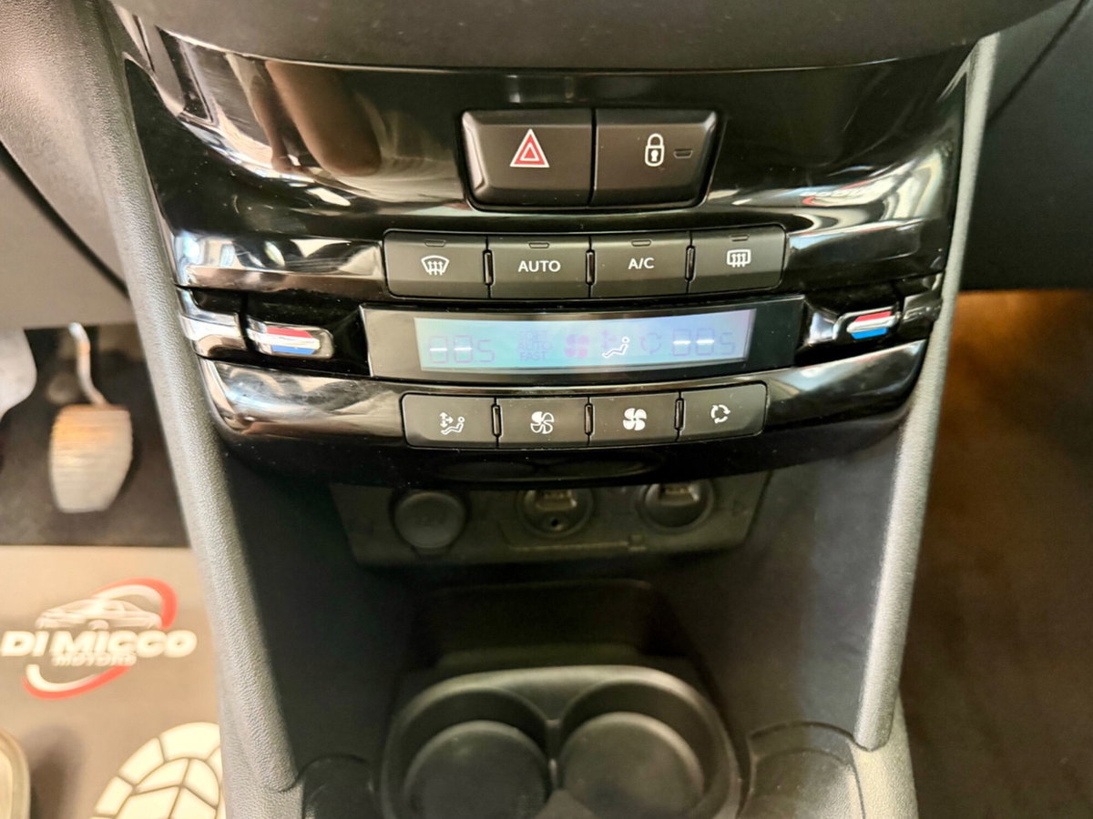 Peugeot 208 HDi 68 CV 5 porte Allure (15)