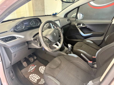 Peugeot 208 HDi 68 CV 5 porte Allure (9)