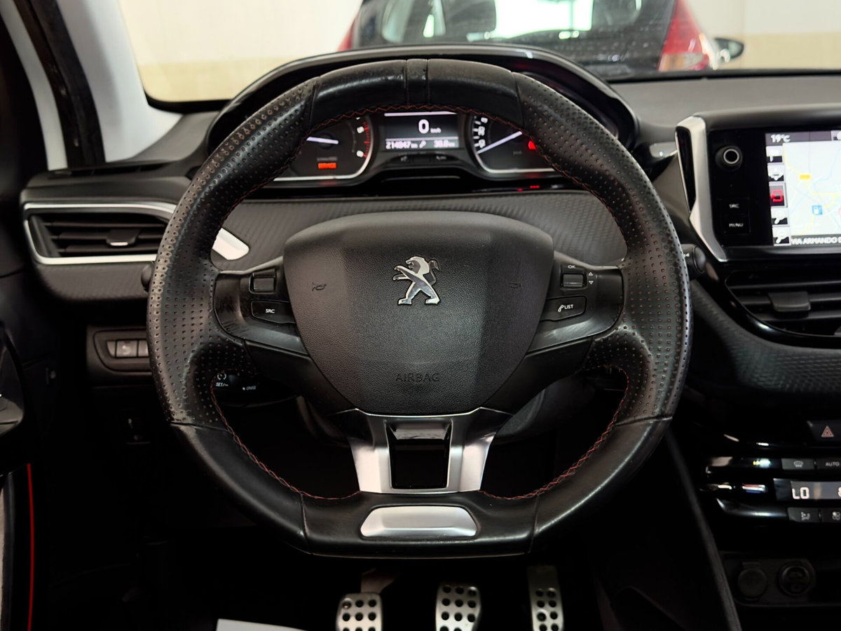 Peugeot 208 100 3 porte GT Line (15)