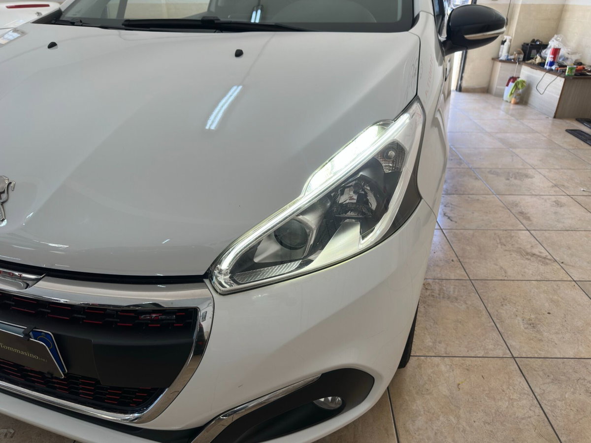 Peugeot 208 100 3 porte GT Line (18)