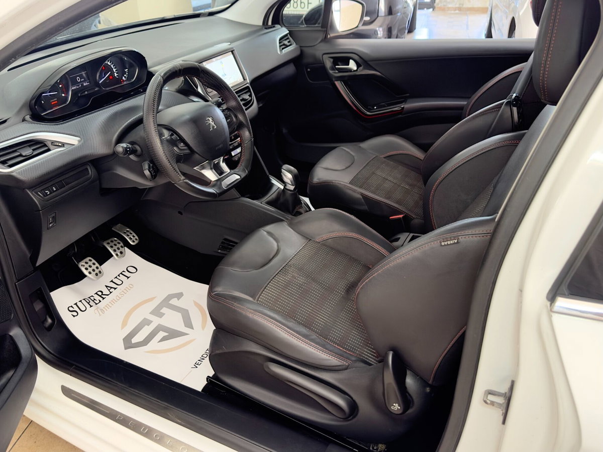 Peugeot 208 100 3 porte GT Line (7)
