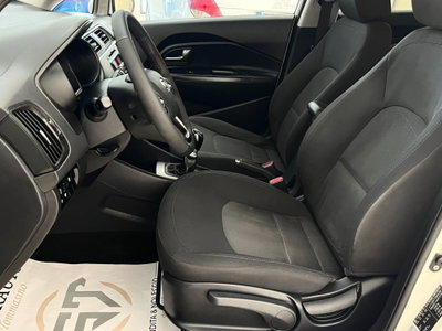 Kia Rio 1.4 CRDi WGT 5p. EX (8)