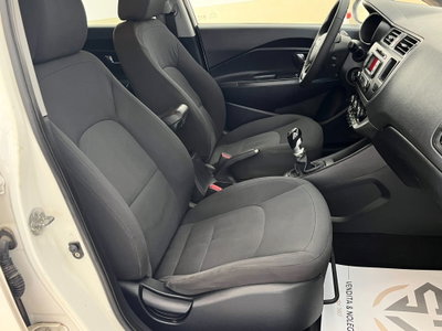 Kia Rio 1.4 CRDi WGT 5p. EX (9)