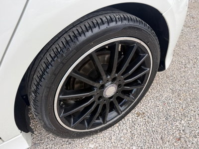 Mercedes-Benz Classe A 200 d Premium (12)