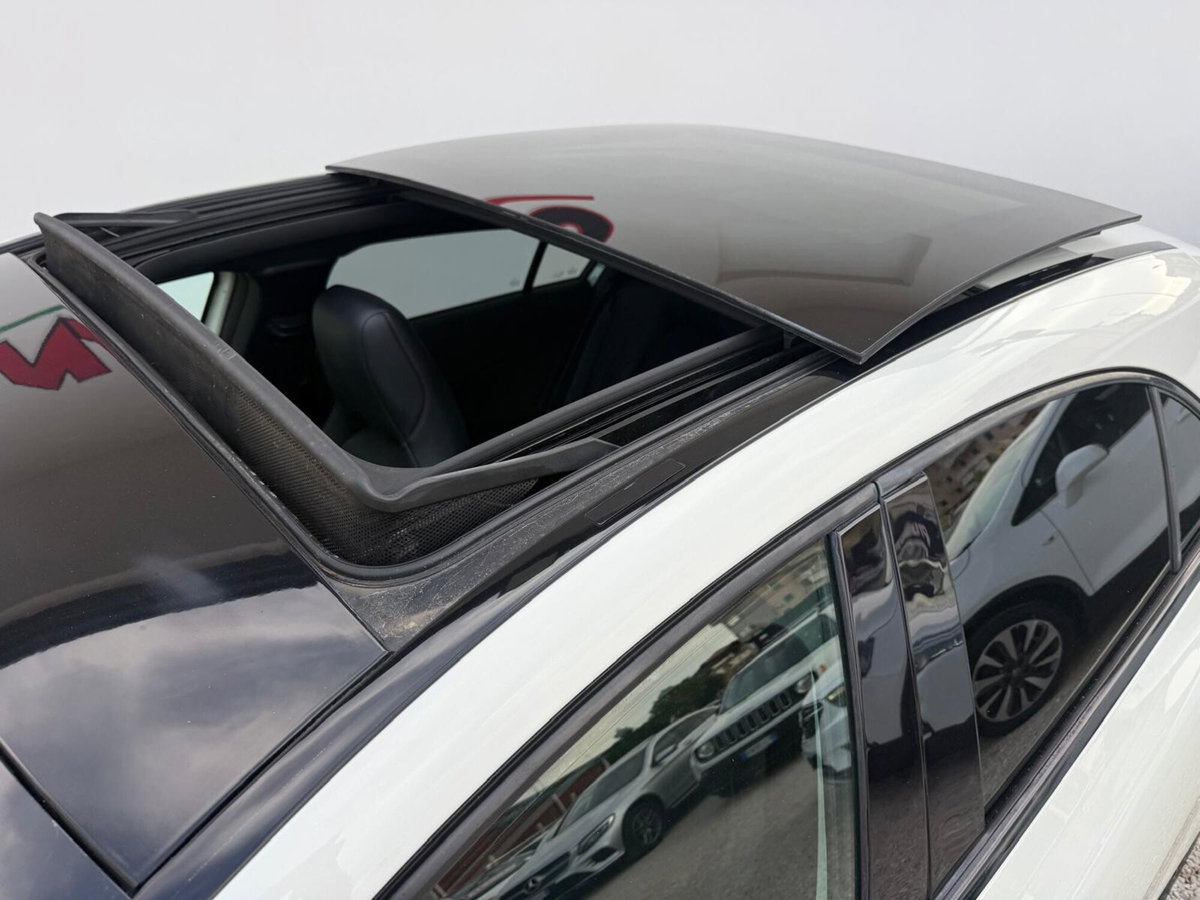 Mercedes-Benz Classe A 200 d Premium (13)