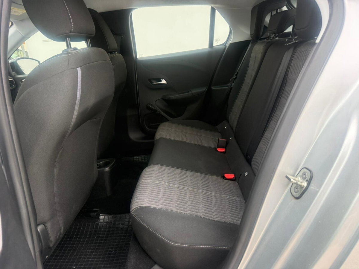 Opel Corsa 1.5 D 100 CV Edition (16)