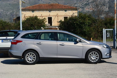 Ford Focus Station Wagon 1.6 TDCi 115 CV SW Titanium (10)