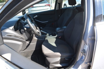 Ford Focus Station Wagon 1.6 TDCi 115 CV SW Titanium (16)