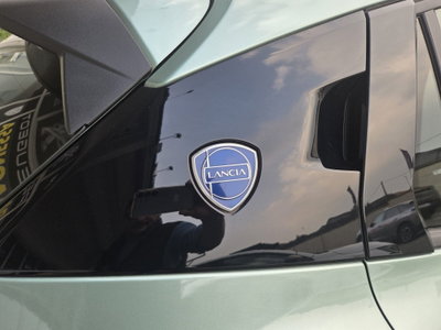 Lancia Ypsilon 1.2 mhev Edizione Cassina e-dct (13)