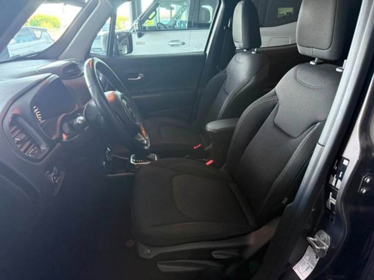 Jeep Renegade 1.3 T4 190CV PHEV 4xe AT6 Limited (10)