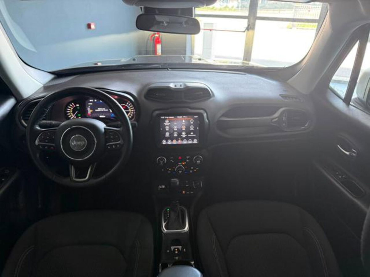 Jeep Renegade 1.3 T4 190CV PHEV 4xe AT6 Limited (11)
