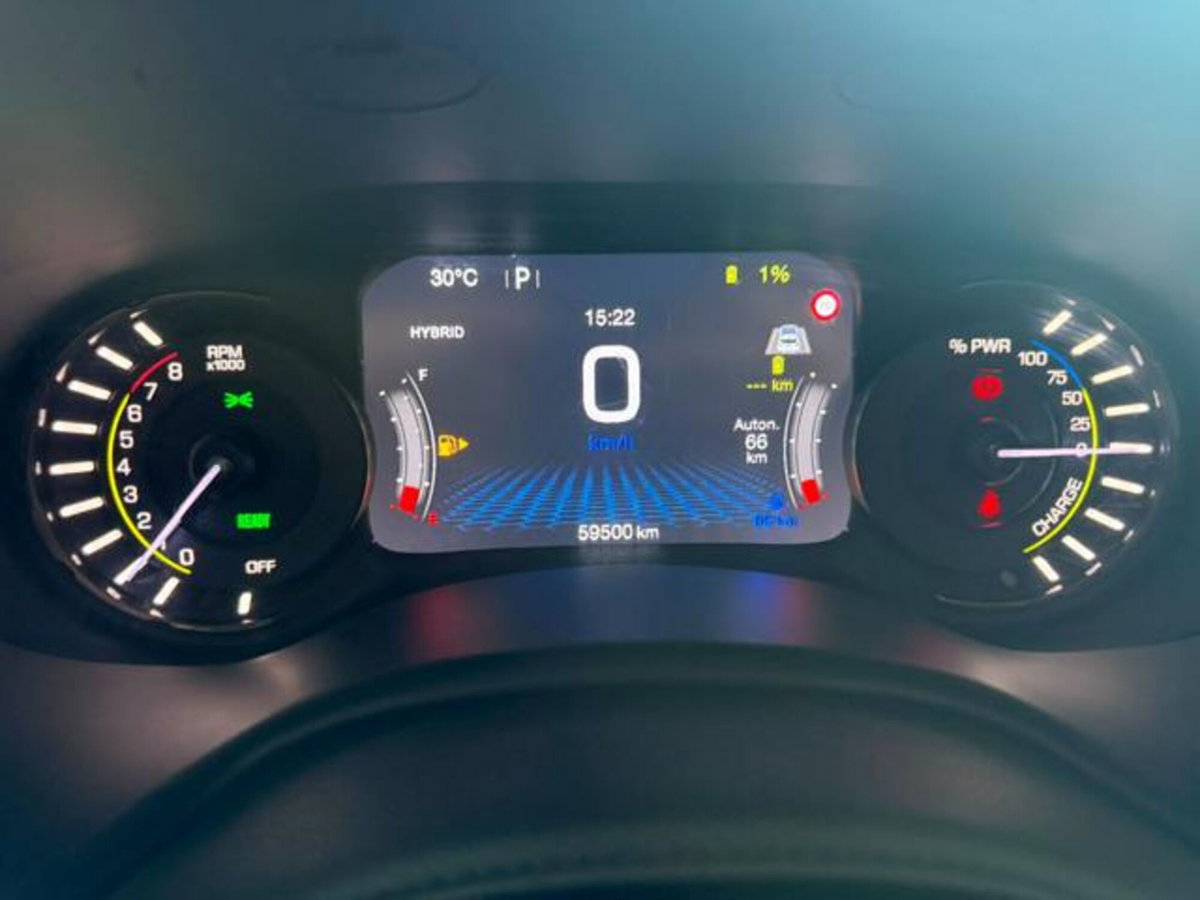 Jeep Renegade 1.3 T4 190CV PHEV 4xe AT6 Limited (16)