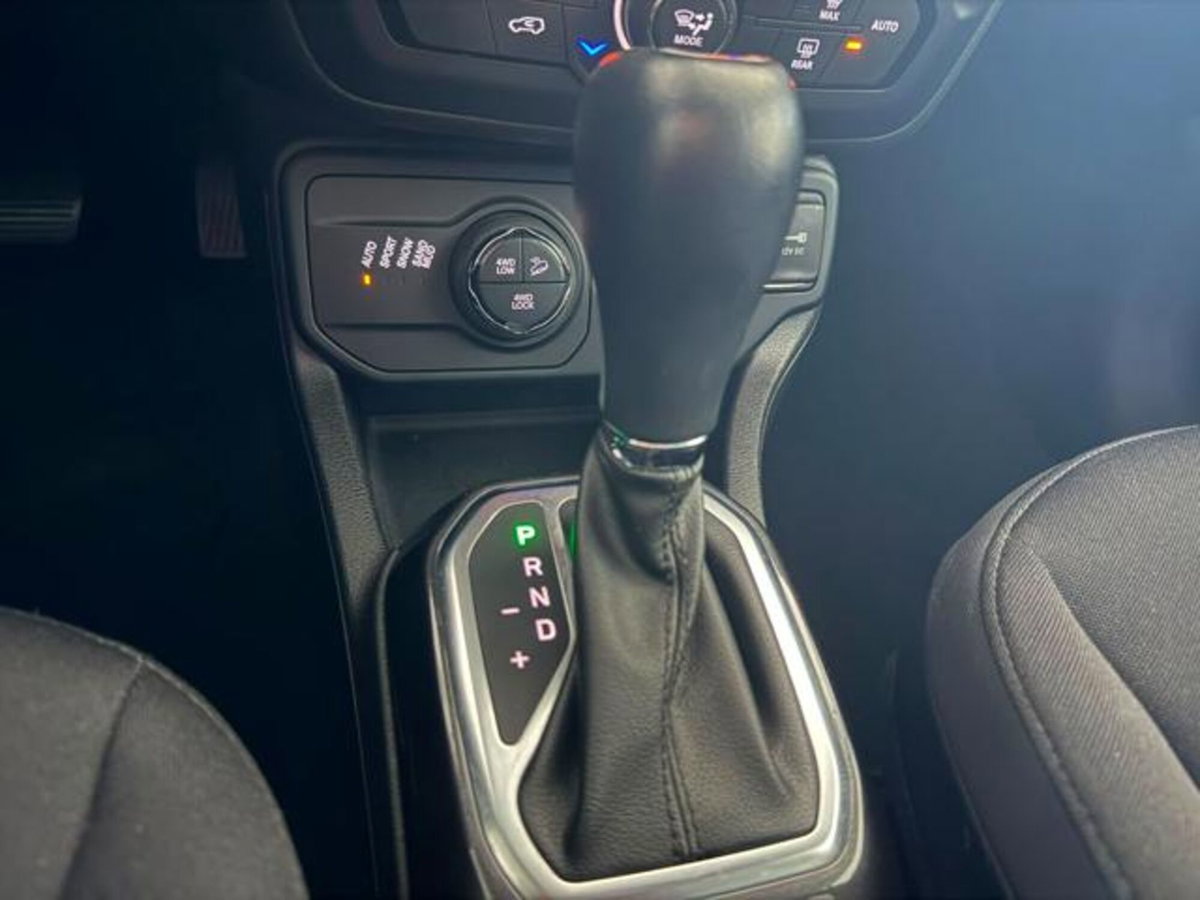 Jeep Renegade 1.3 T4 190CV PHEV 4xe AT6 Limited (18)