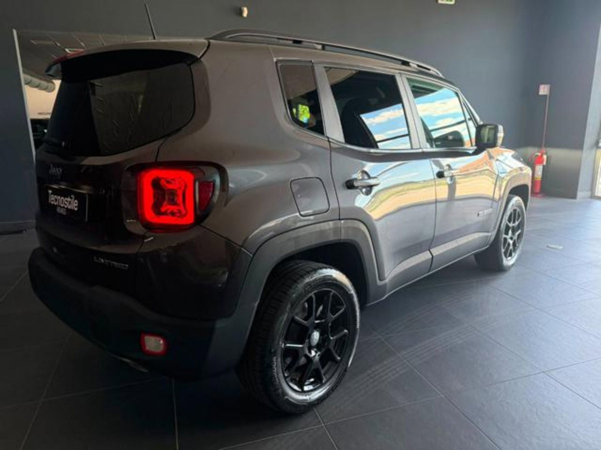 Jeep Renegade 1.3 T4 190CV PHEV 4xe AT6 Limited (5)