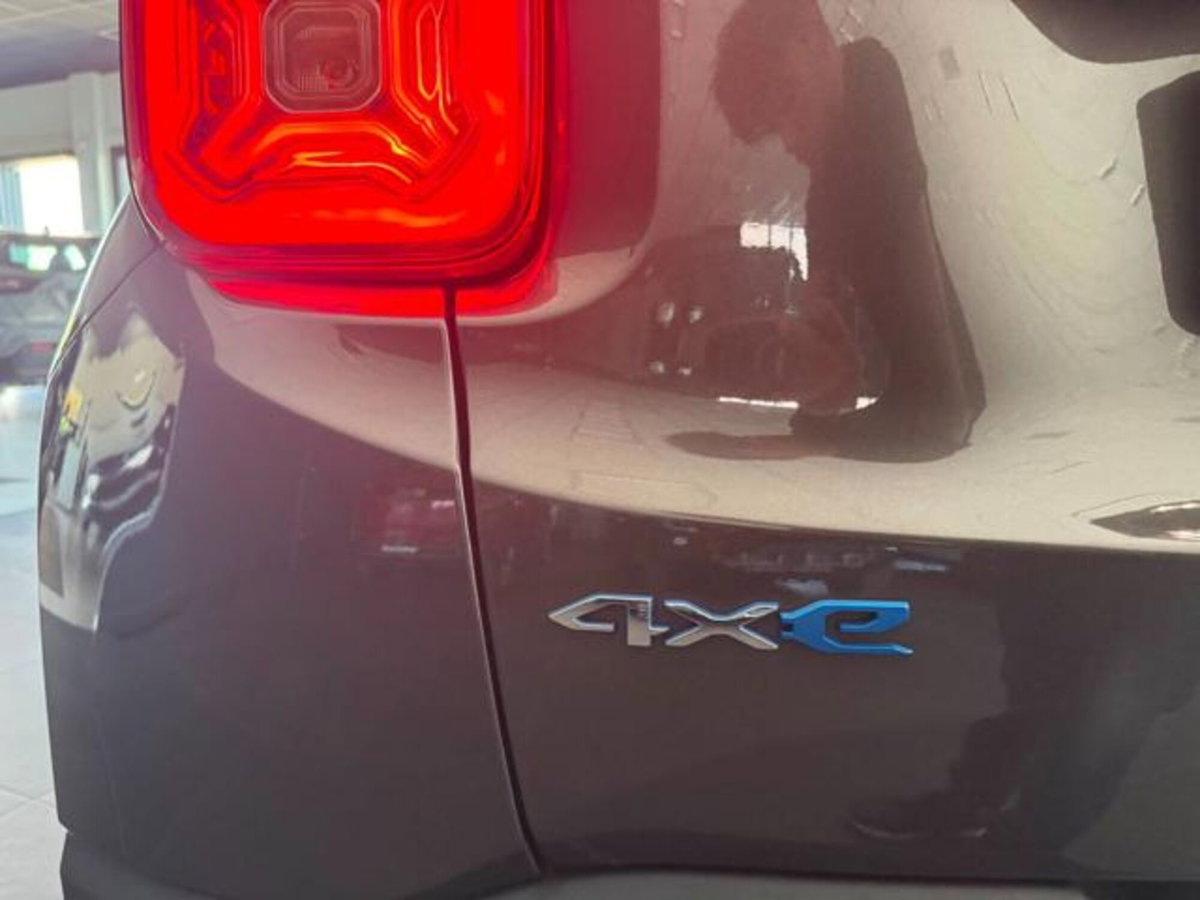 Jeep Renegade 1.3 T4 190CV PHEV 4xe AT6 Limited (9)