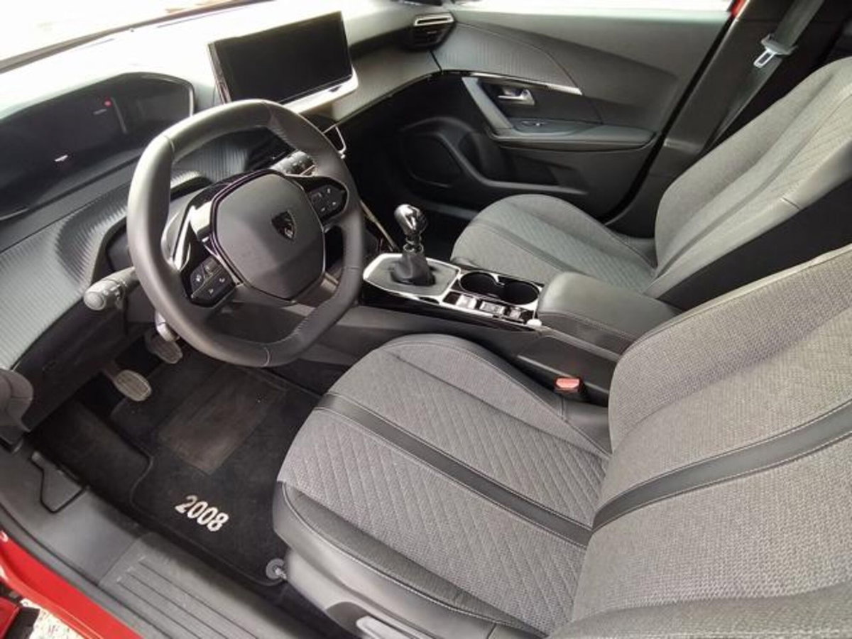 Peugeot 2008 PureTech 100 S&S Allure (6)