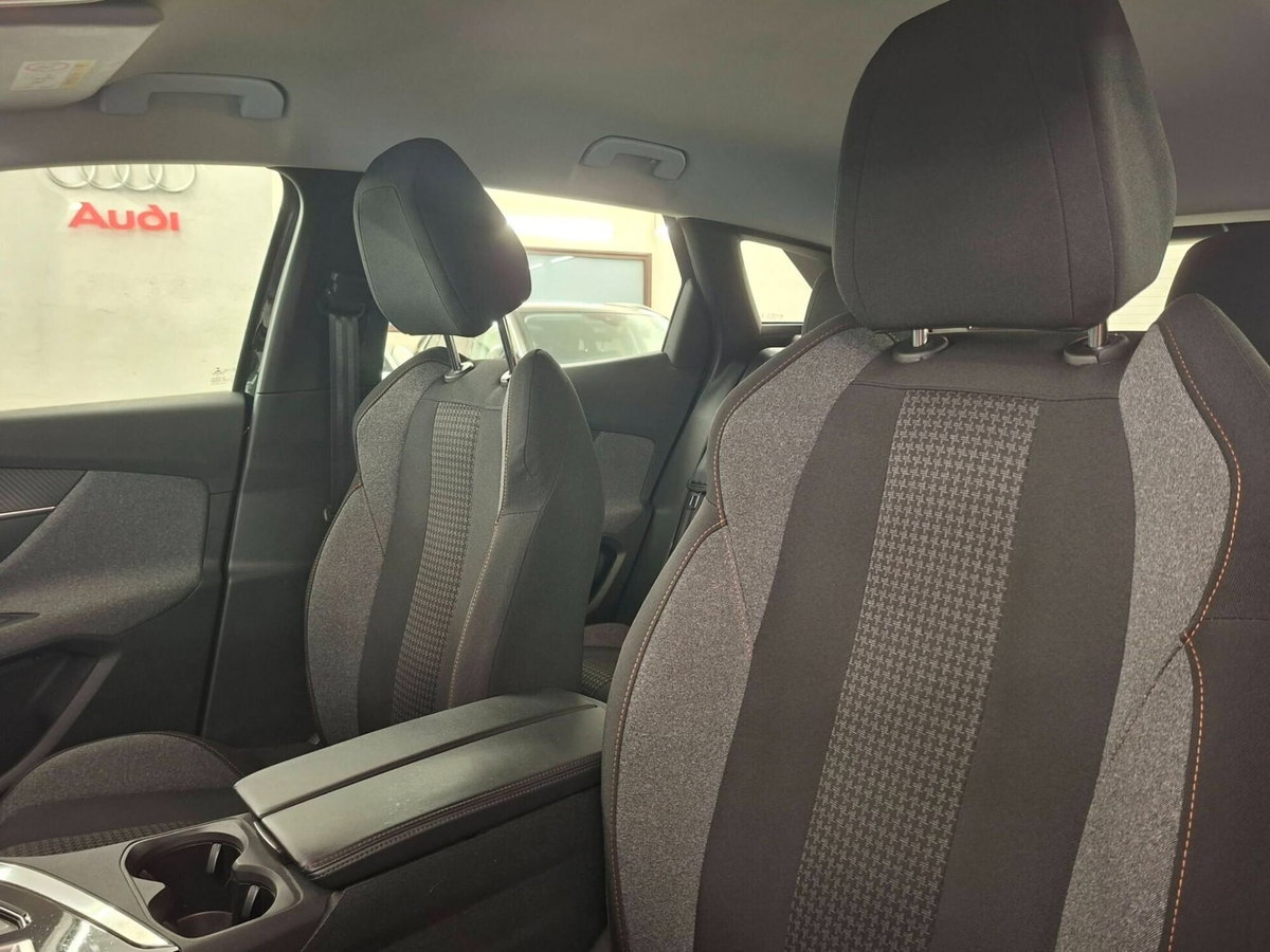 Peugeot 3008 BlueHDi 130 S&S EAT8 Active Business (18)