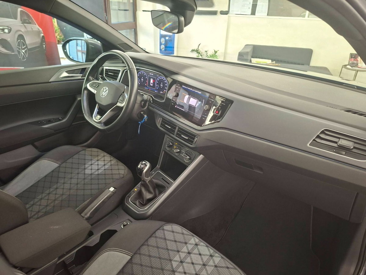 Volkswagen Taigo 1.0 TSI 110 CV R-Line (10)