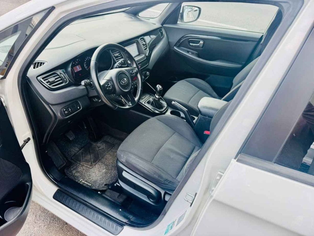 Kia Carens 1.7 CRDi 115 CV Class (16)