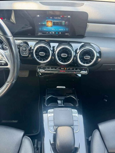 Mercedes-Benz Classe A 180 d Automatic Business (14)