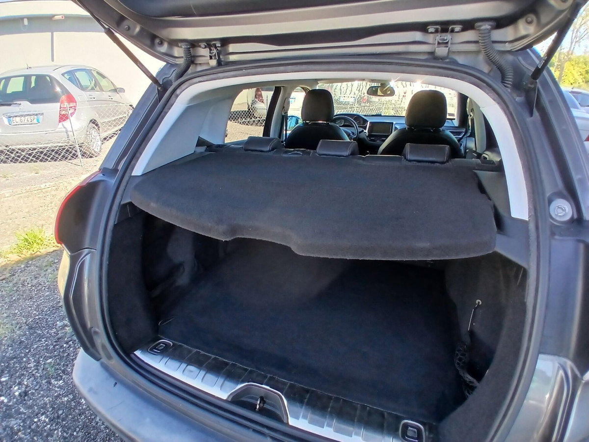 Peugeot 2008 120 S&S Allure (11)