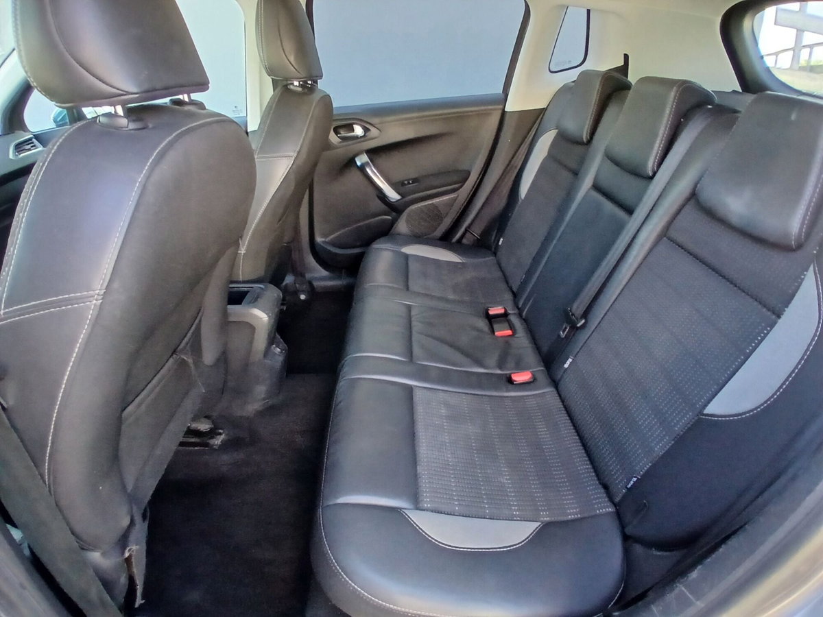 Peugeot 2008 120 S&S Allure (14)