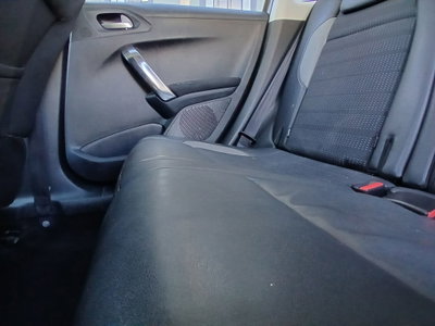 Peugeot 2008 120 S&S Allure (17)