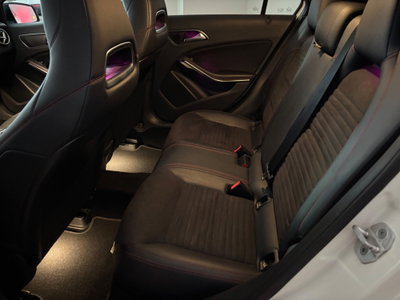 Mercedes-Benz Classe A 200 d Automatic 4Matic Premium (14)