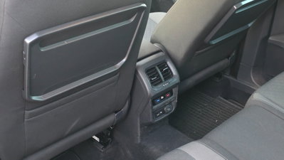 Volkswagen Tiguan 1.6 TDI SCR Business BlueMotion Technology (13)