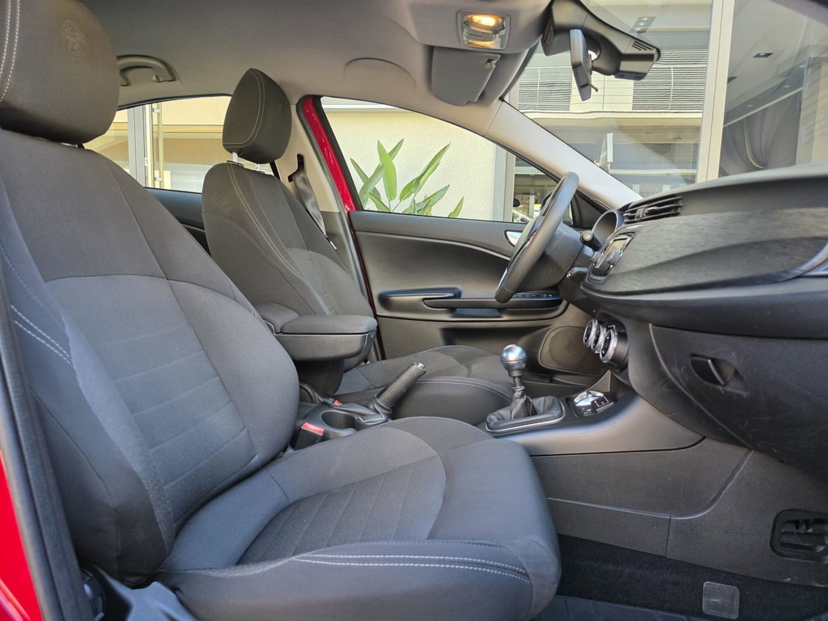 Alfa Romeo Giulietta 1.6 JTDm Ti 120cv (10)
