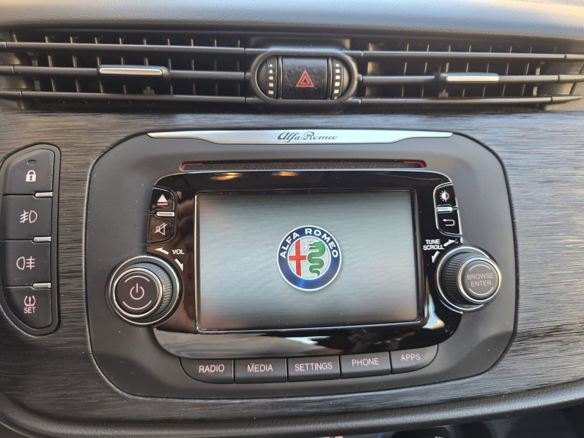 Alfa Romeo Giulietta 1.6 JTDm Ti 120cv (14)