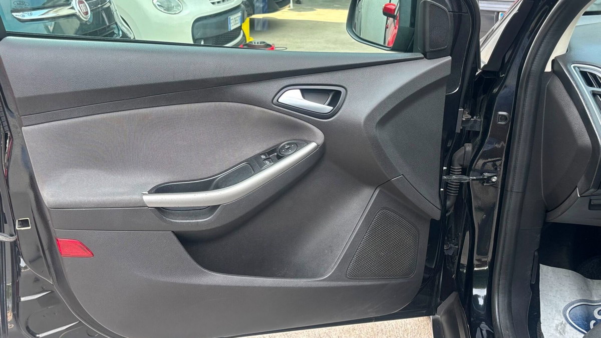 Ford Focus Station Wagon 1.6 TDCi 115 CV SW (6)